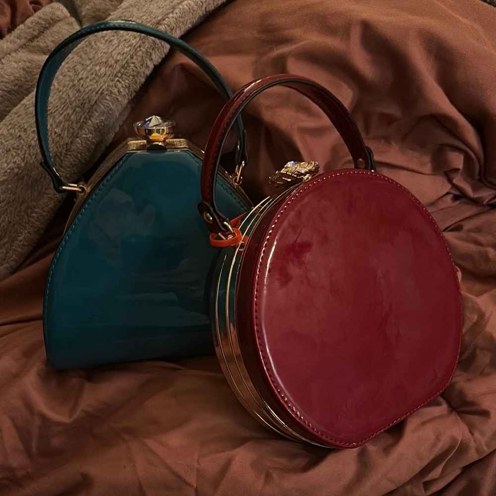 Elegant Red and Teal Women's Handbag Set